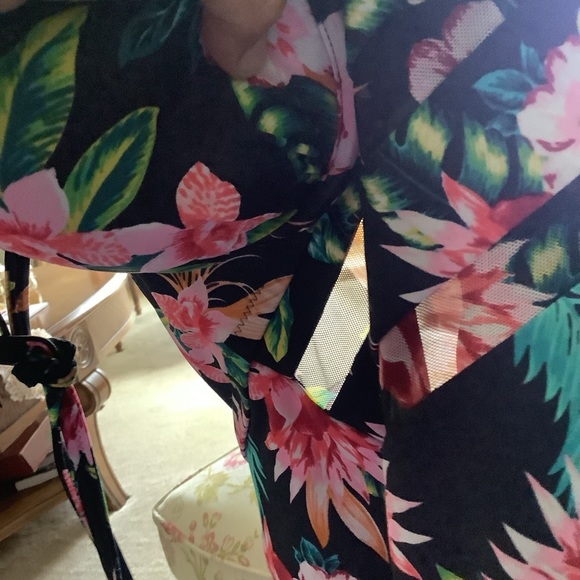 Shade & Shore one piece swimsuit black floral 36C 10/12 NWOT ties back box 1,000 - Picture 14 of 16